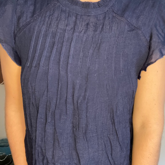 Sheer ruffle sleeved top - Picture 3 of 4